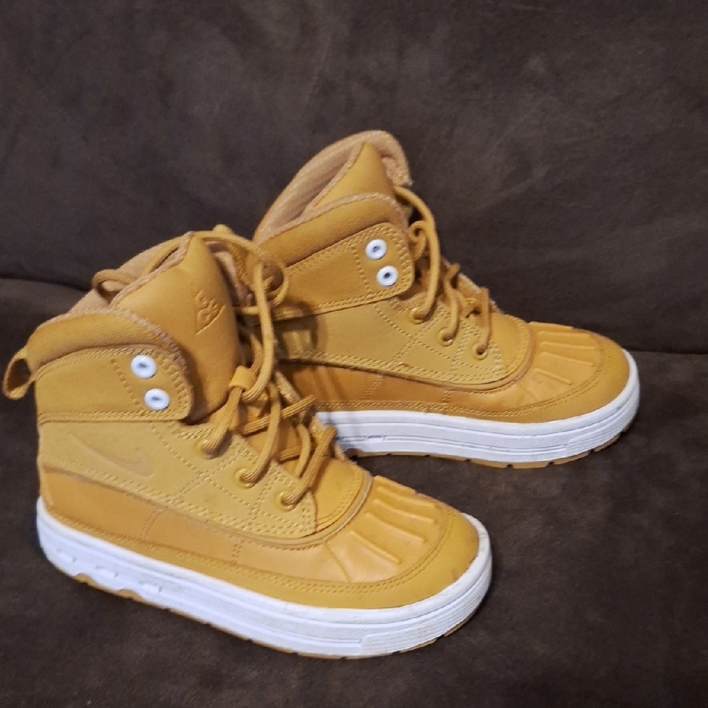 Nike Tan Kids Boots